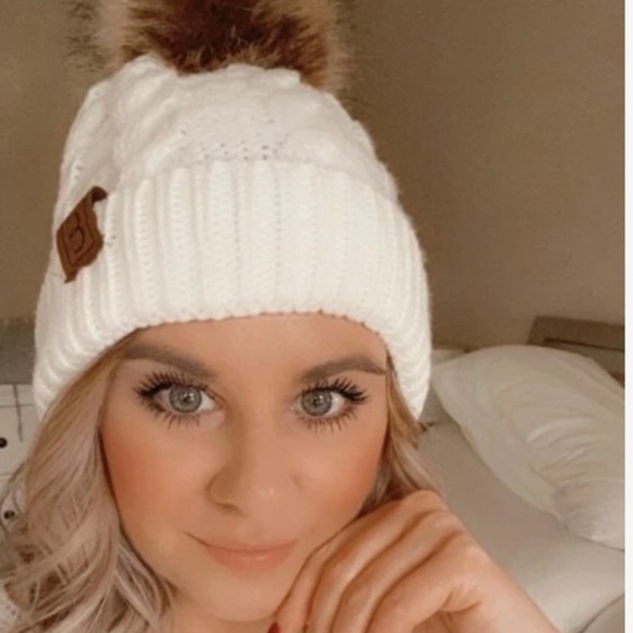 Army Green Cable Knit Beanie Hat Faux Fur Pom Pom - Picture 10 of 11